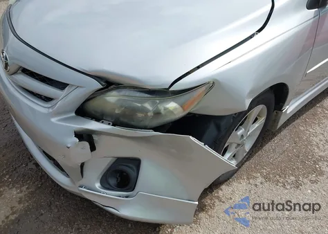 2013 Toyota Corolla S z USA, uszkodzony, nr VIN 5YFBU4EE4DP089706